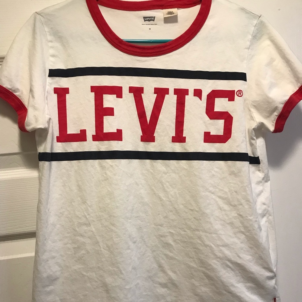 Levi’s T-shirt